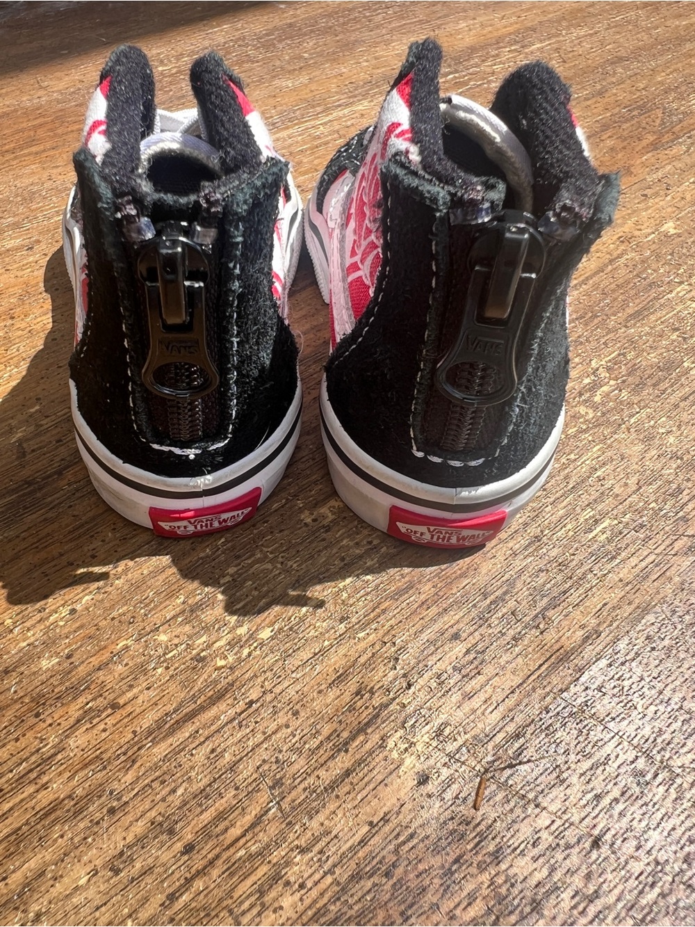 Vans Sk8-Hi Zip Toddler Size 4 Black Red White High Top Sneakers - Picture 4 of 6